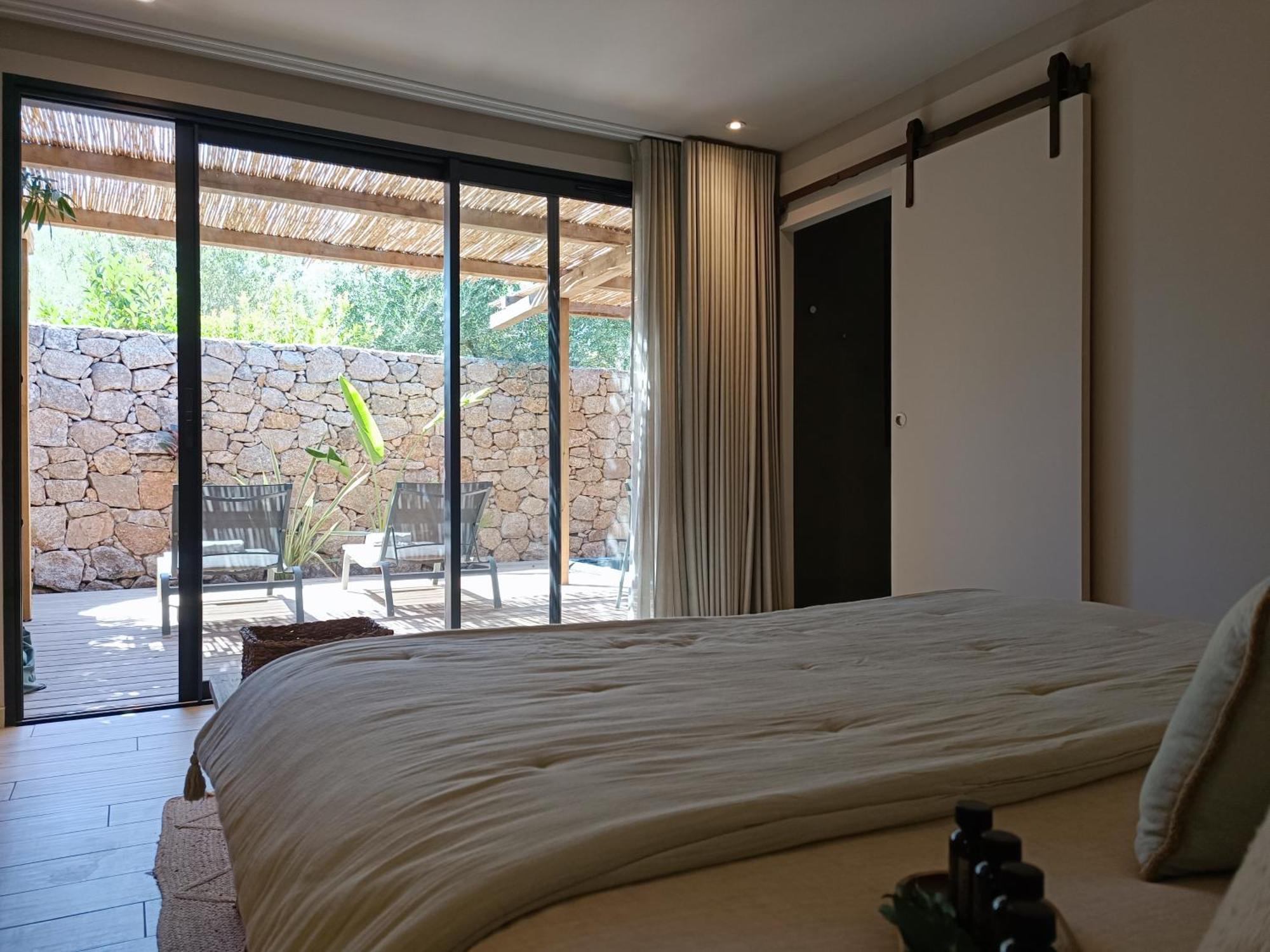 Hotel Les Suites Du Maquis Бонифачо Екстериор снимка