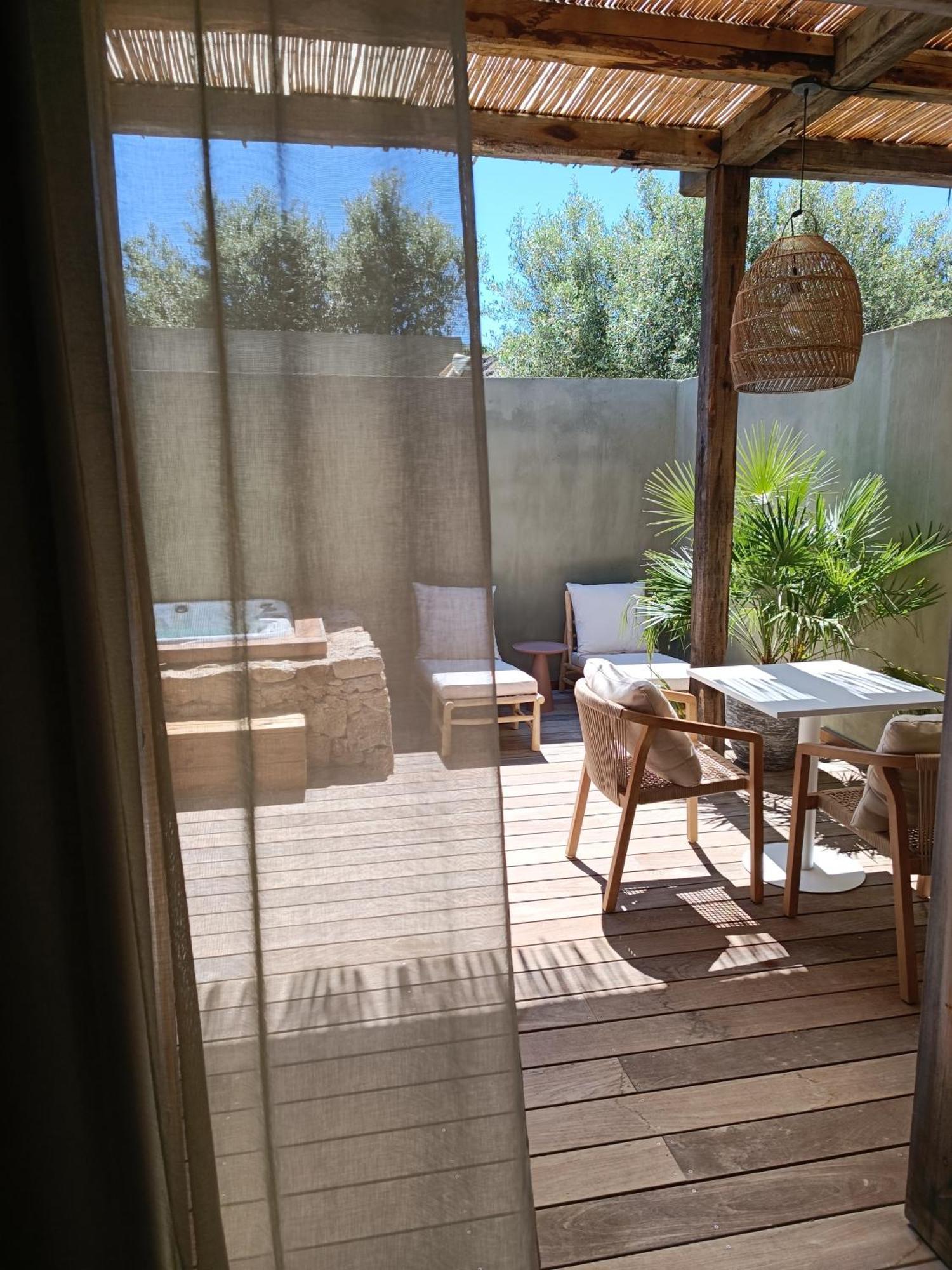 Hotel Les Suites Du Maquis Бонифачо Екстериор снимка