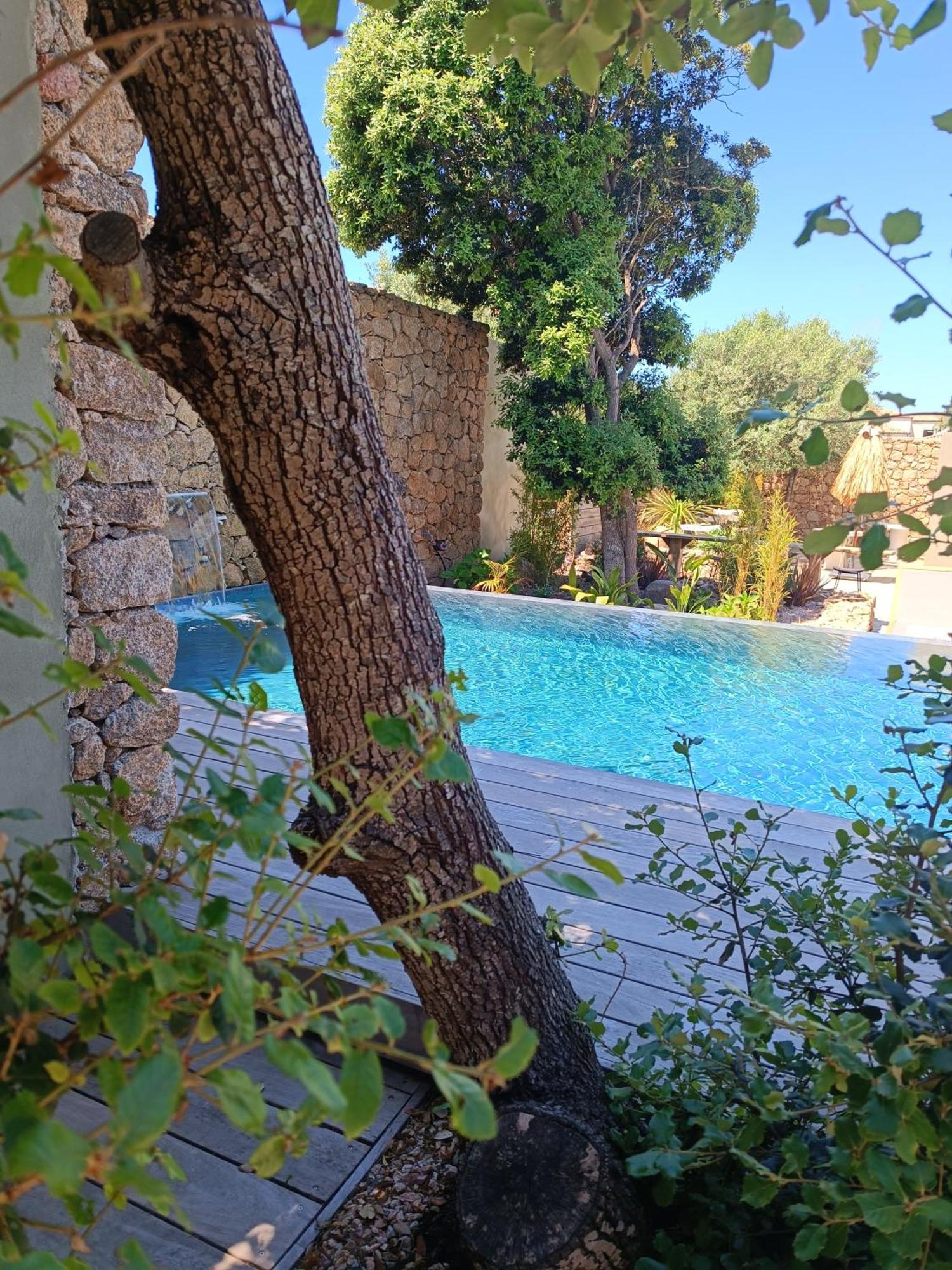 Hotel Les Suites Du Maquis Бонифачо Екстериор снимка